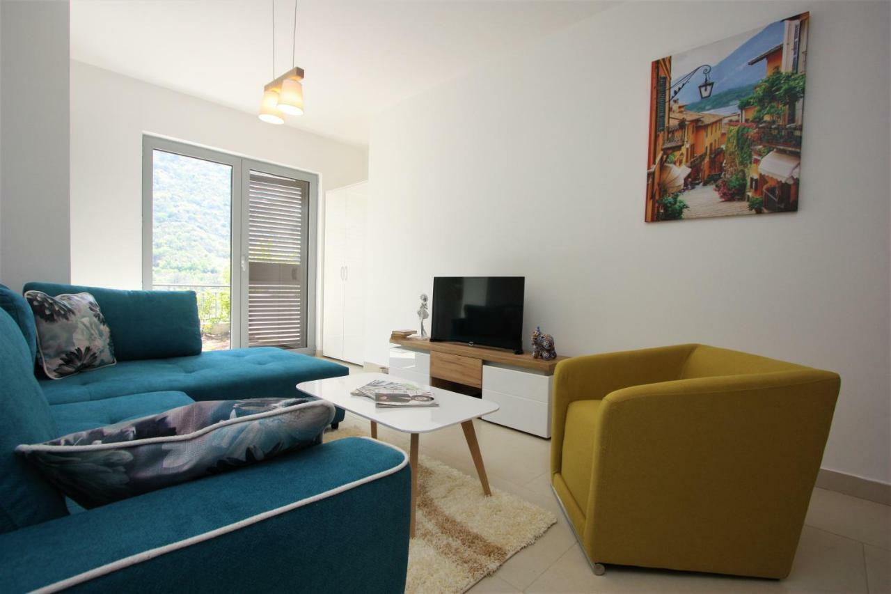 Luxury 1 Bedroom Apartment With Cozy Garden D2-2 In Morinj 코토르 외부 사진